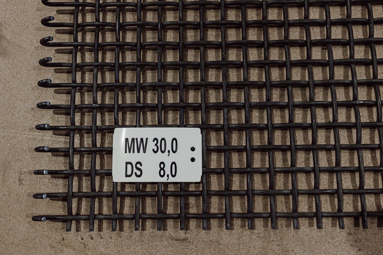Maschenweite 30,0 mm Draht 8,0 mm Quadratmasche Federstahldraht passend für McCloskey Siebmaschine R155 uns bekanntes Maß Spi 1495 x FL 1220 mm